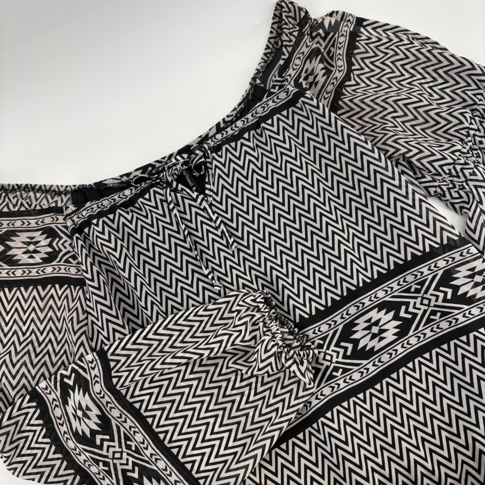 Heartsoul‎ Cold Shoulder Mini Dress Blouse M Black White Geometric Tribal Print